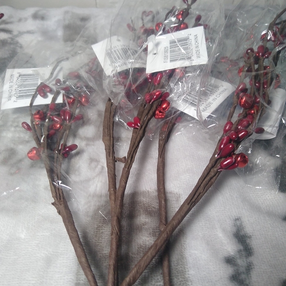 Lot of 5 Bell and Burgundy Pip Picks NIP - Picture 9 of 9